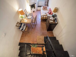 Books - Refilea Sea View Tower with Views (Vernazza)