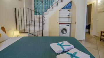 1 chambre, lit parapluie, Wi-Fi gratuit, draps fournis