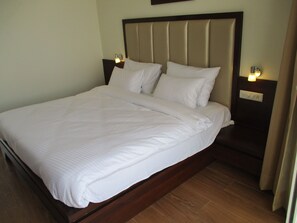 Luxury Cottage | 1 bedroom, desk, free WiFi - Sentara Hotel and Resort (Kotputli)