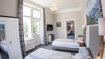 2 bedrooms, soundproofing, cots/infant beds, free WiFi