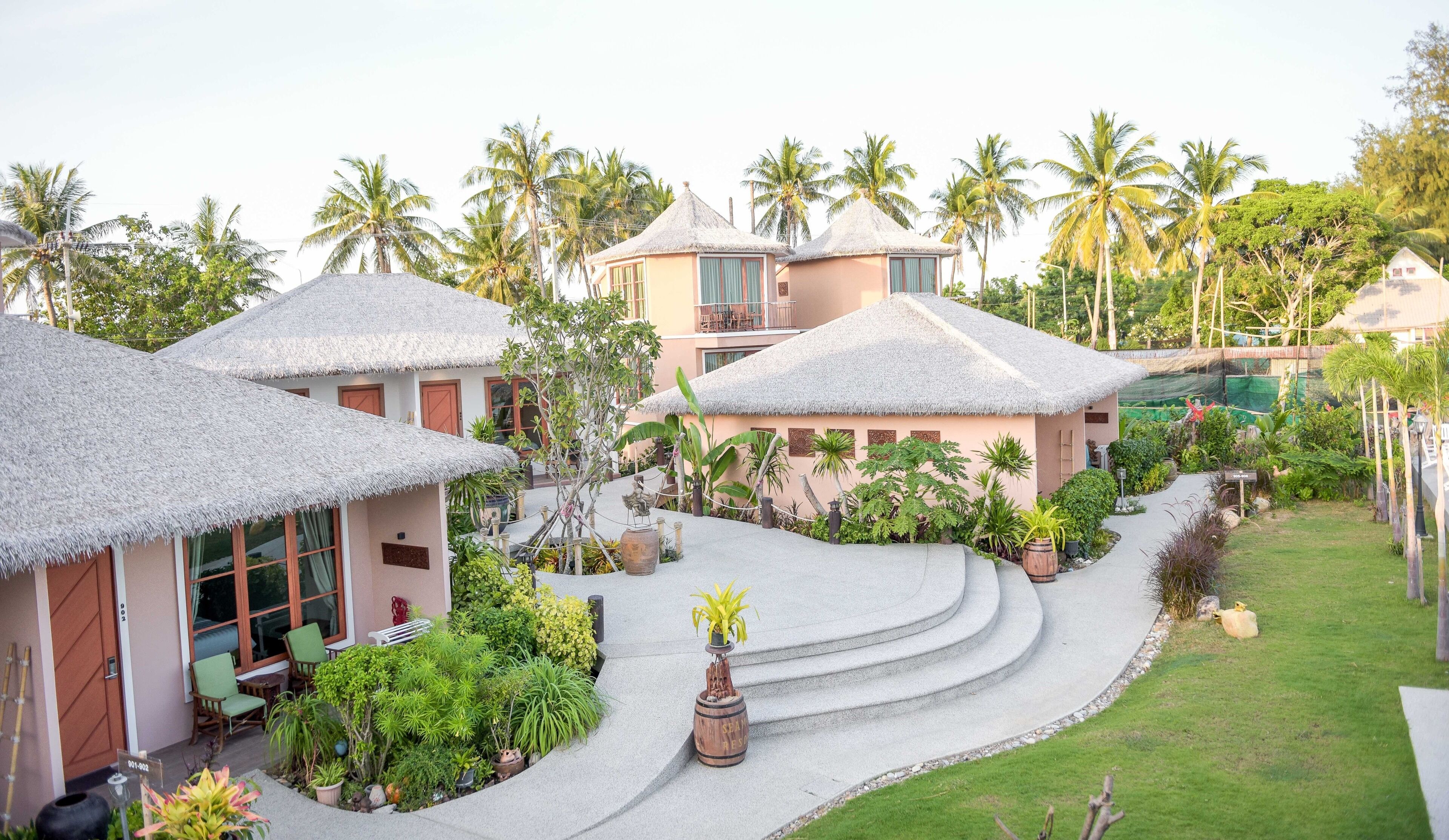 Duplex Suite Poolside