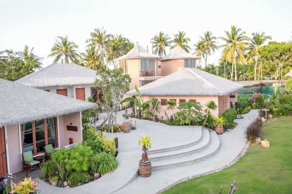 Duplex Suite Poolside | Mörkläggningsgardiner, gratis wi-fi och sängkläder