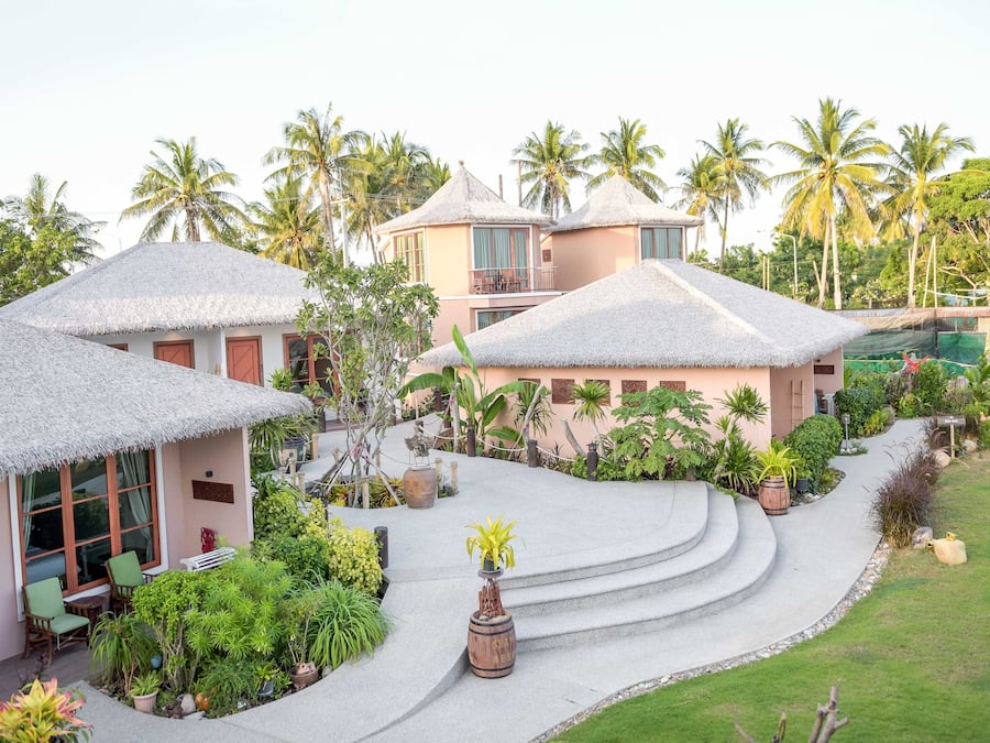 Duplex Suite Poolside | Cortinas blackout, Wi-Fi de cortesia, roupa de cama