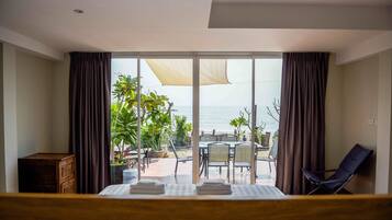 Captain House | Cortinas blackout, Wi-Fi de cortesia, roupa de cama