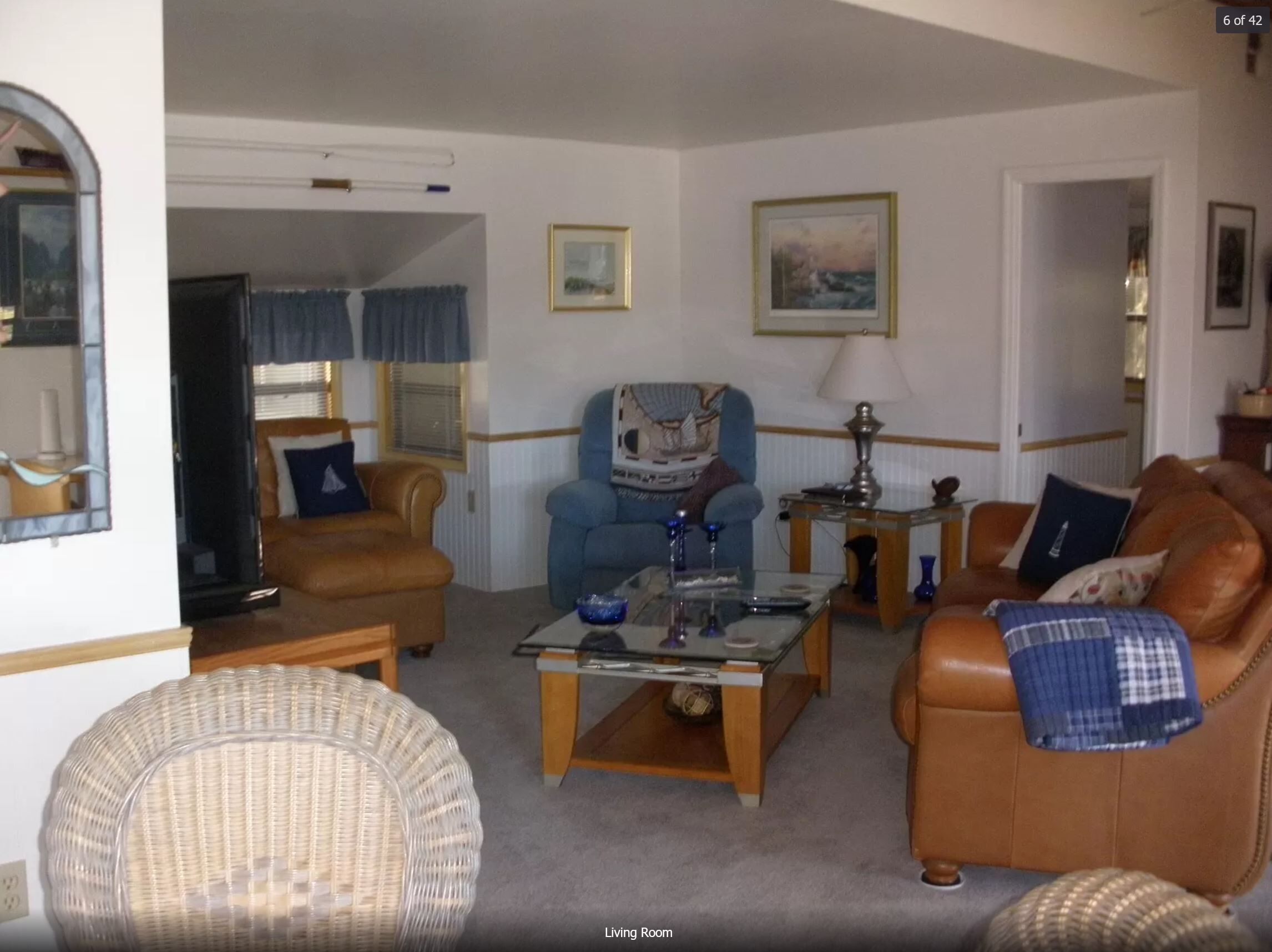 Cute Waterfront Cottage Style House good for 2 Adults/ 1 Child Discounted Rates!