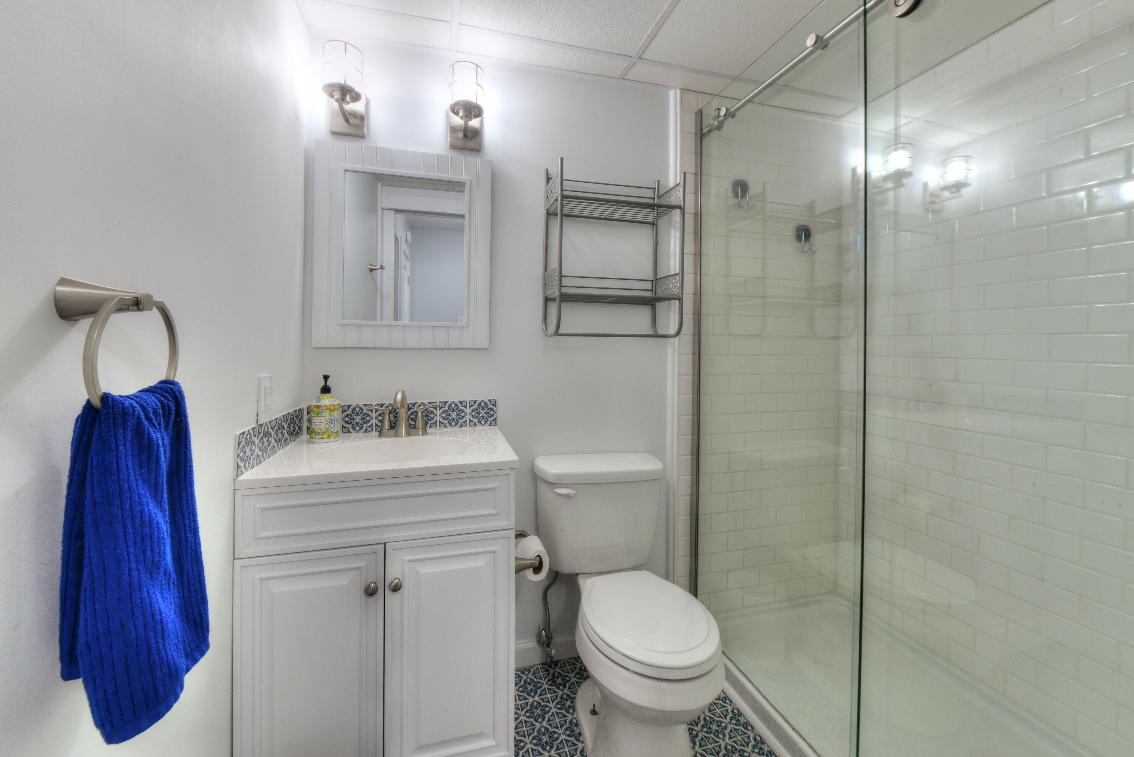 Gorgeous  renovated property in town & walking distance to the beach & shops