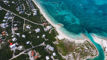 Beach nearby, sun-loungers, beach towels