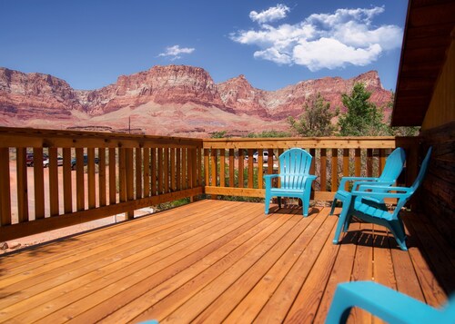 Beautifully restored cottage surrounded by Vermilion Cliffs
