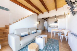 Smart TV, table tennis