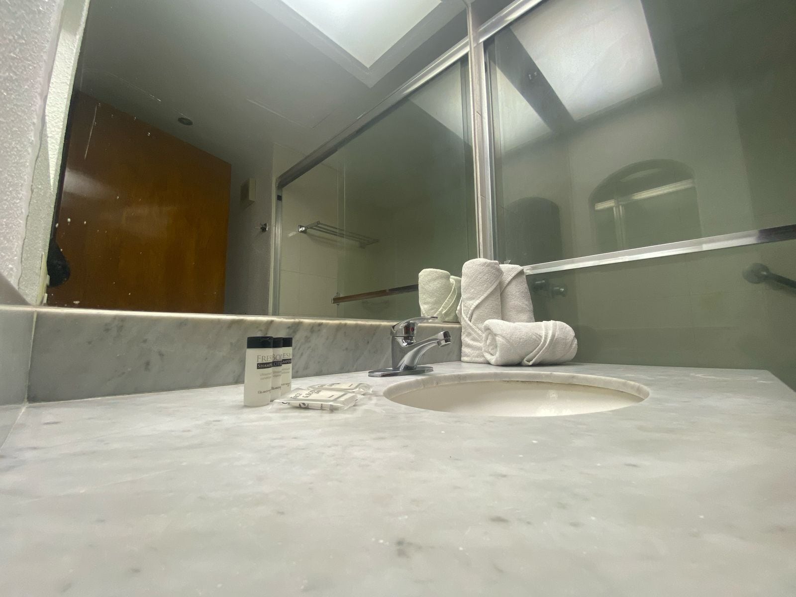 小型双人房, 花园景观 | 浴室 | 淋浴/盆浴 组合、免费洗浴用品、吹风机、毛巾