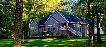 5 BR, Indoor heated pool, hot tub, sauna, two game rooms