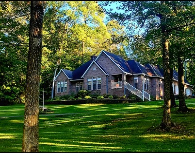 5 BR, Indoor heated pool, hot tub, sauna, two game rooms