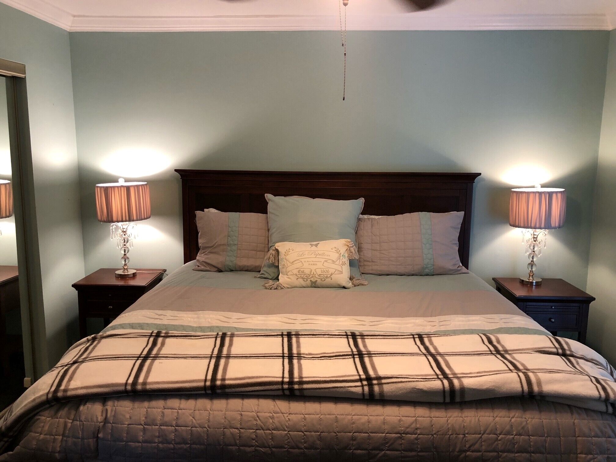 Beautiful Updated Vacation Rental Sleeps 4-6