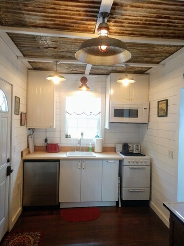 Hytti-Oma kylpyhuone-Romanttinen-Metsäinen näkymä