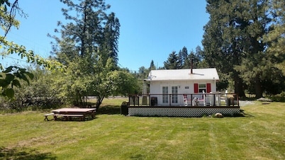 Meadow Creek Cabin - Camino, CA