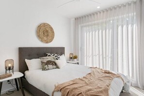 4 bedrooms, iron/ironing board, free WiFi, bed sheets