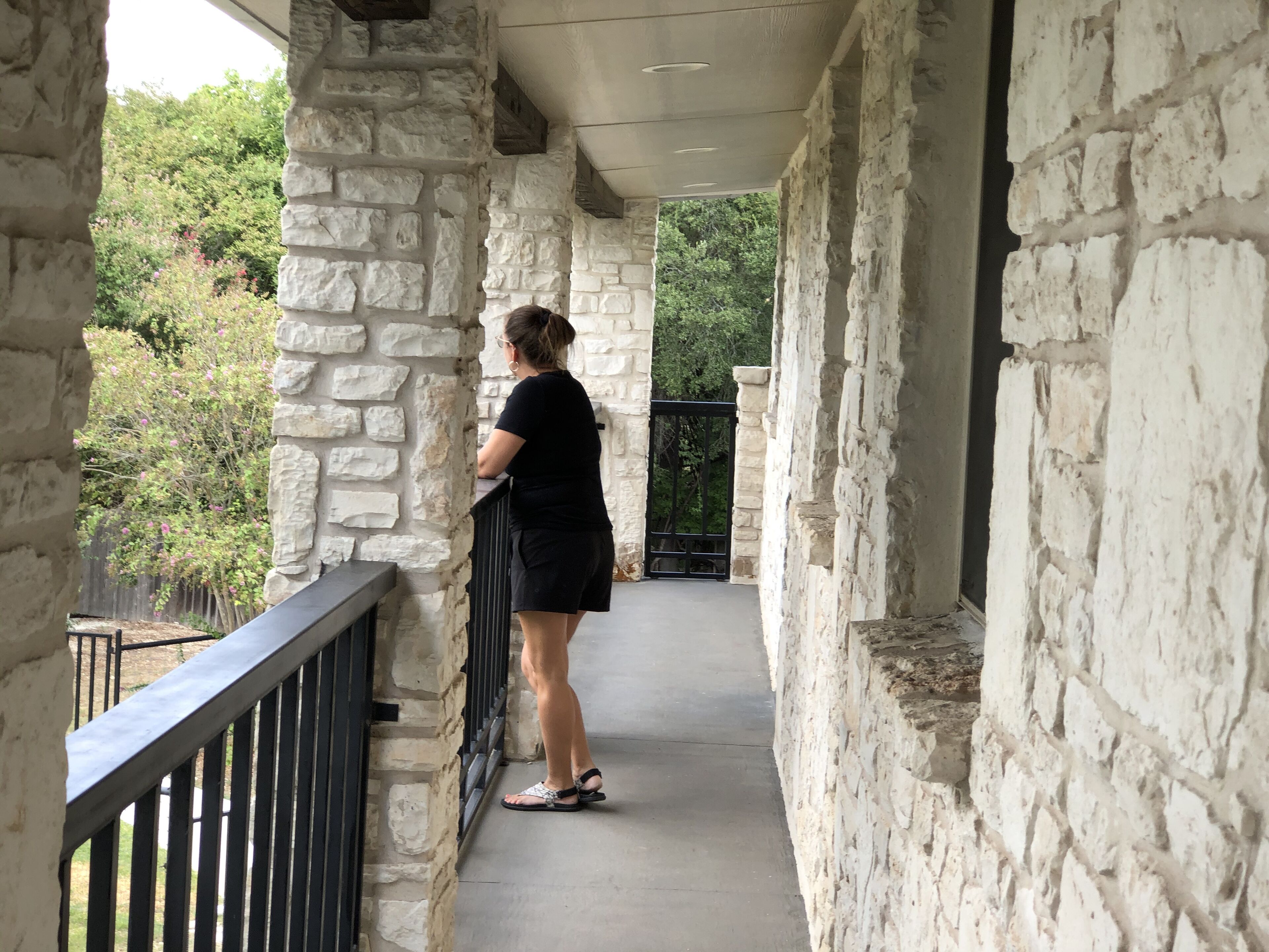   A Tx Hill Country haven,  pool, yard in the midst of Boerne & Comfort town.