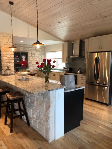  Tx Hill Country paratiisi, uima-allas, piha keskellä Boerne & Comfort -hauskaa.   