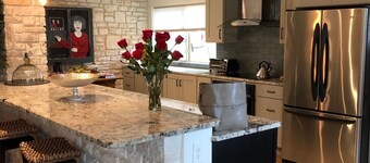   A Tx Hill Country haven,  pool, yard in the midst of Boerne & Comfort town.