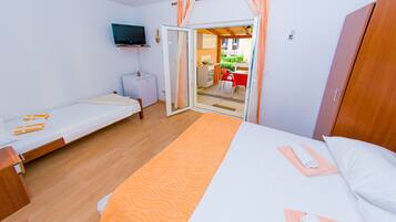 1 bedroom, internet, bed sheets