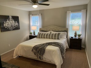 4 bedrooms, iron/ironing board, WiFi, bed sheets