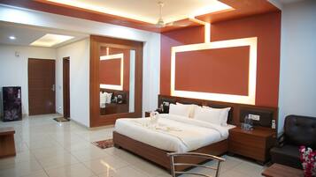 Premier Room | Individually decorated, individually furnished, desk, laptop workspace