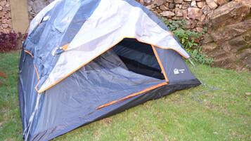 Basic Tent | In-room safe, bed sheets