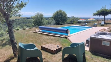 Piscine extérieure