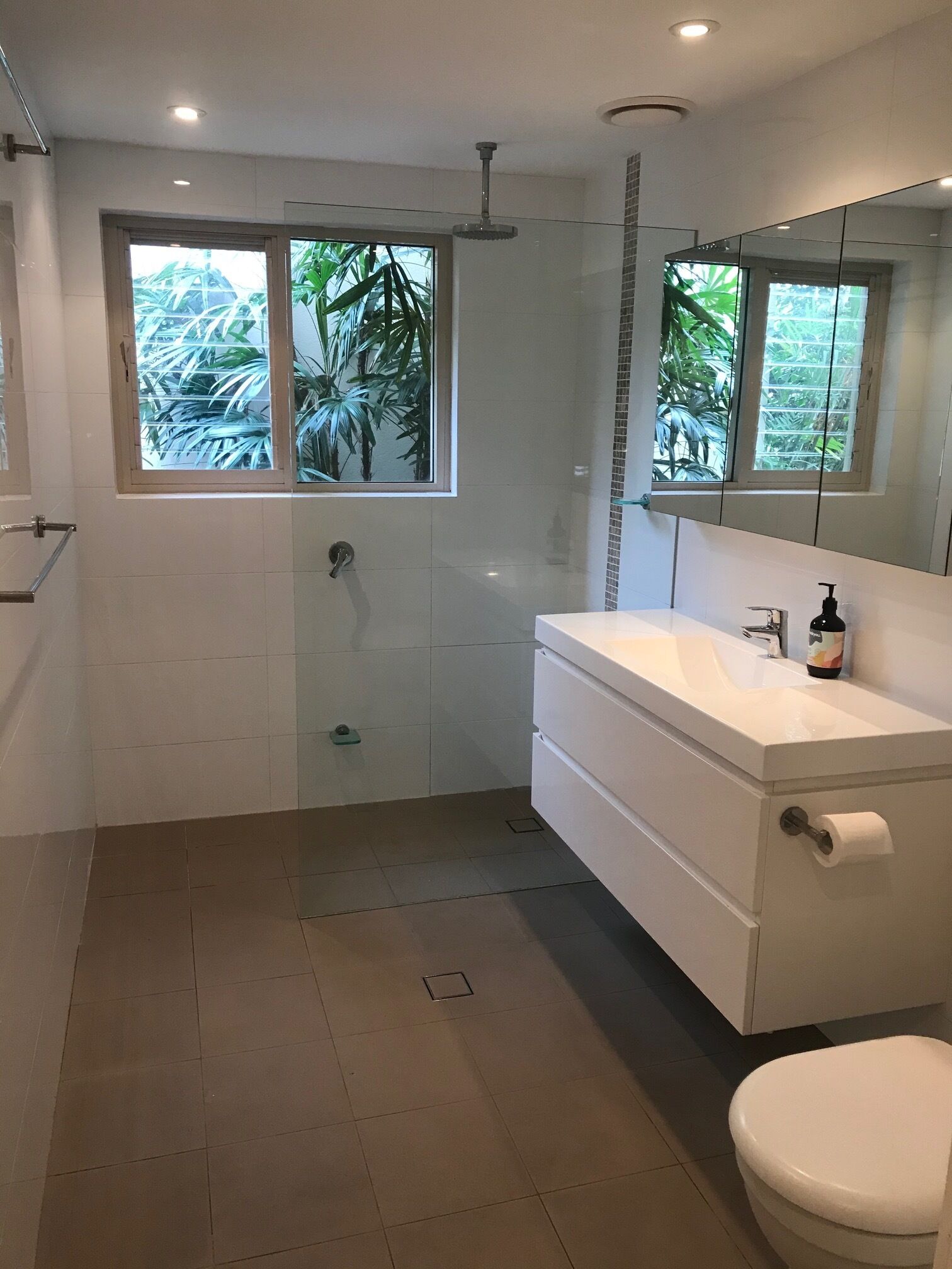 Beachside 3 bedroom apartment — image 7