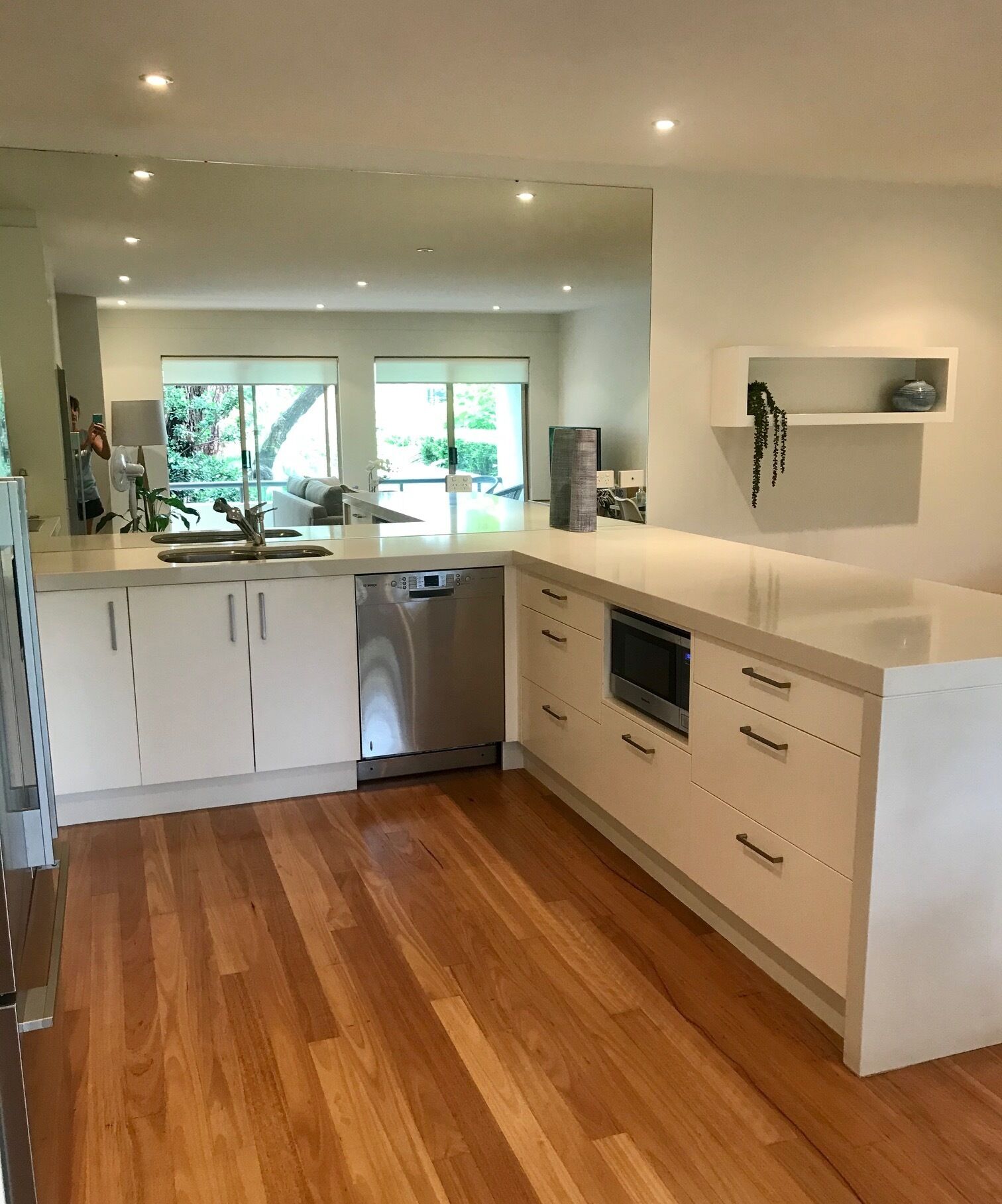 Beachside 3 bedroom apartment — image 3