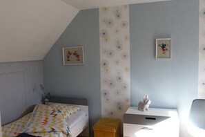 4 bedrooms, iron/ironing board, travel cot, free WiFi