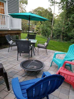 Outdoor dining - New home with open floor plan located close to wineries and Greenport (Southold)