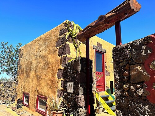 Rural home for 4 guests, art gallery inspired