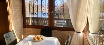 House with lake view and terraces - spacious