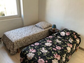 2 Schlafzimmer, Bügeleisen/Bügelbrett, Reisekinderbett, kostenloses WLAN