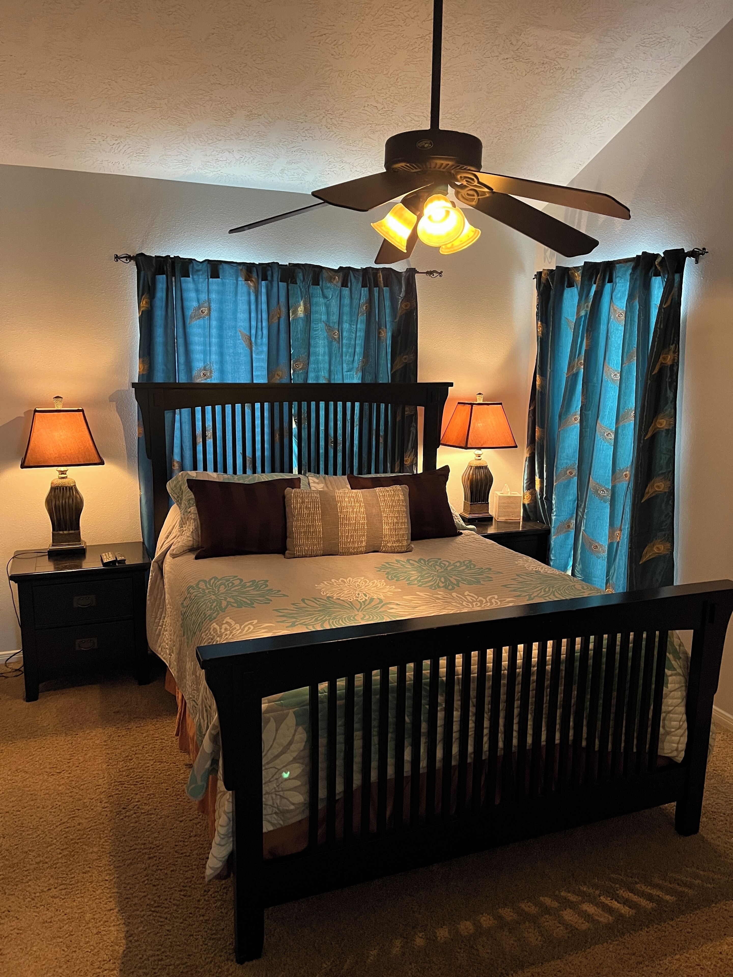 4 slaapkamers, een strijkplank/strijkijzer, gratis wifi, beddengoed