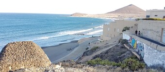 Apartment Barraquito, balcony with sea view, close to the beach, wifi, ideal for surfers