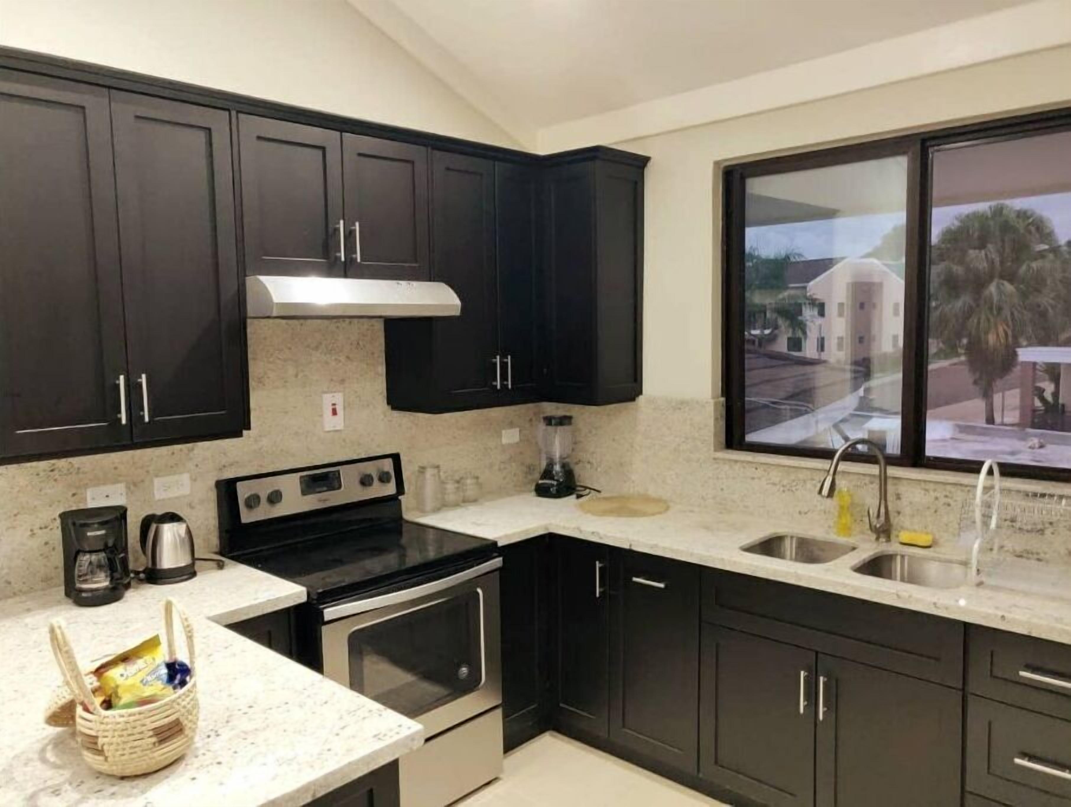 Microwave, oven, stovetop, coffee/tea maker