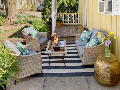 Cottage on King | Charming Historic Leesburg Home