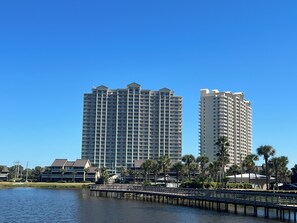 المنشأة من الخارج