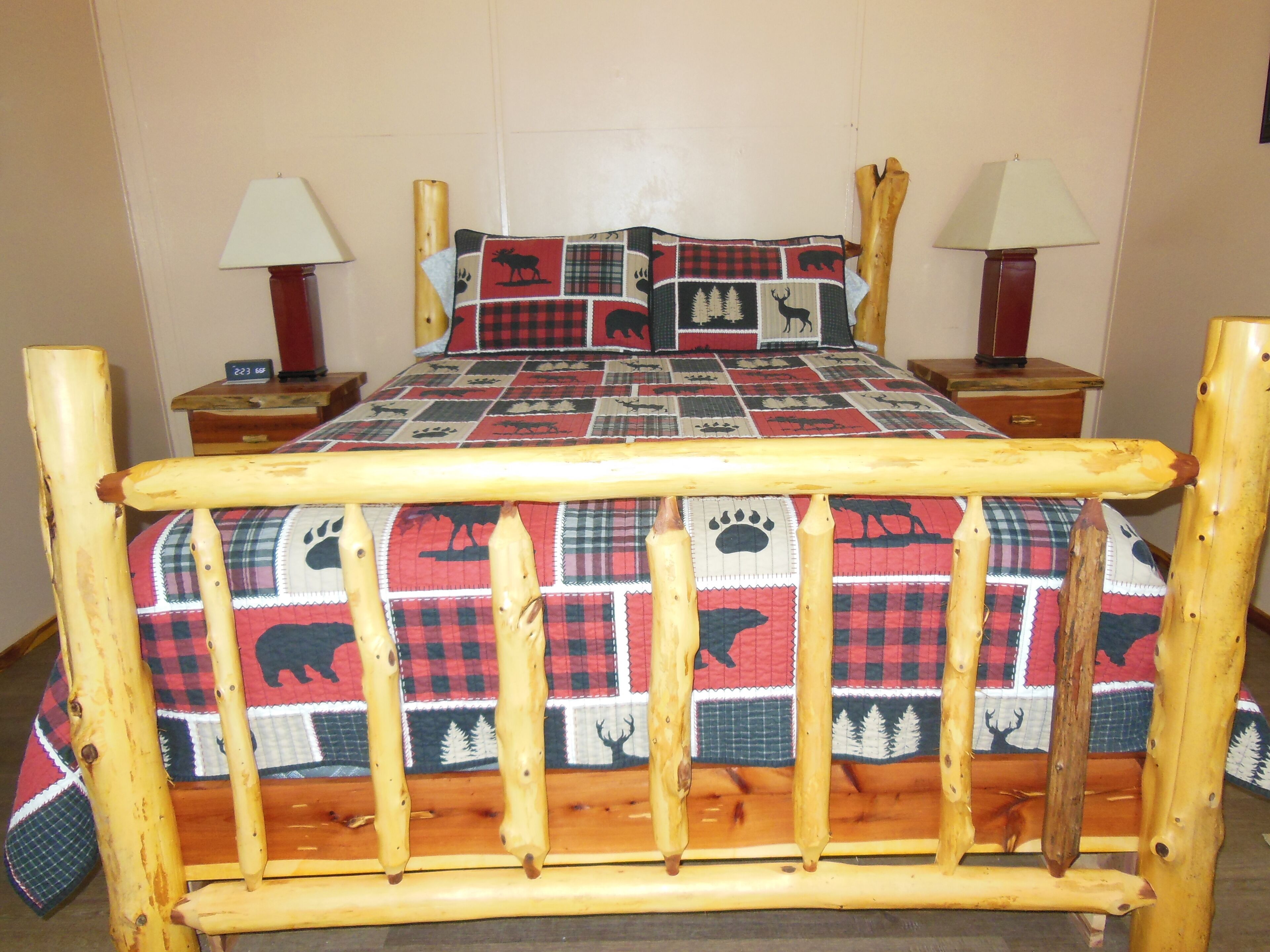  CABIN IN THE WOODS , FAMILY AND PET FRIENDLY