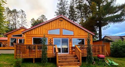 Bayview Cabin on Picturesque Northwoods 7 mile chain of lakes (All seasons)