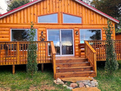 Bayview Cabin on Picturesque Northwoods 7 mile chain of lakes  (All seasons)