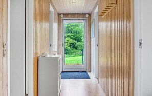 Interior - Gorgeous home in Ebeltoft with kitchen (Ebeltoft)