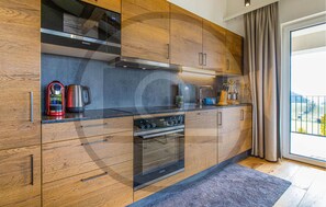 Køleskab, ovn, kogeplade, opvaskemaskine