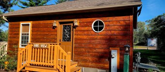 Pineview Cabin presso Bayview Cabin Resort sul pittoresco Northwoods Lake in Wi.