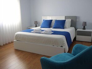Premium bedding, Tempur-Pedic beds, individually decorated - Villa Tavares Guest Houses (Arouca)