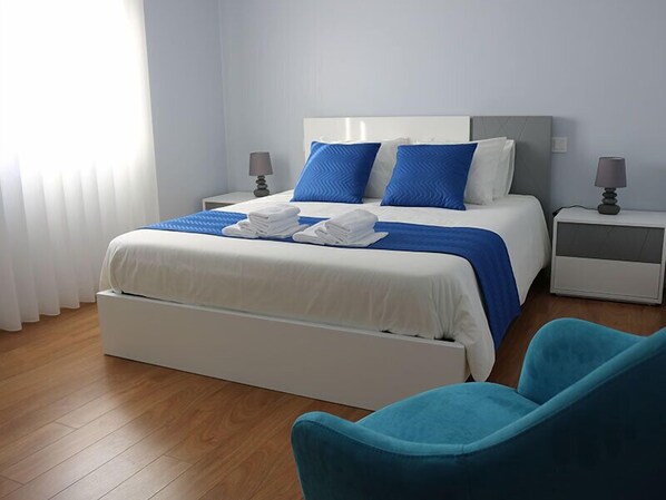 Double Room, Ensuite, Mountain View