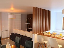 Daily continental breakfast (EUR 7.50 per person)