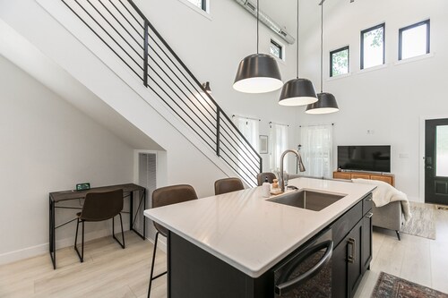 Burnett Cottage OG Cedar Rapids Downtown